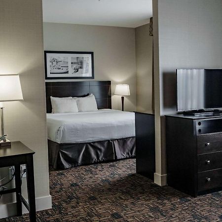 Radisson Hotel Edmonton Airport Ледюк Екстериор снимка