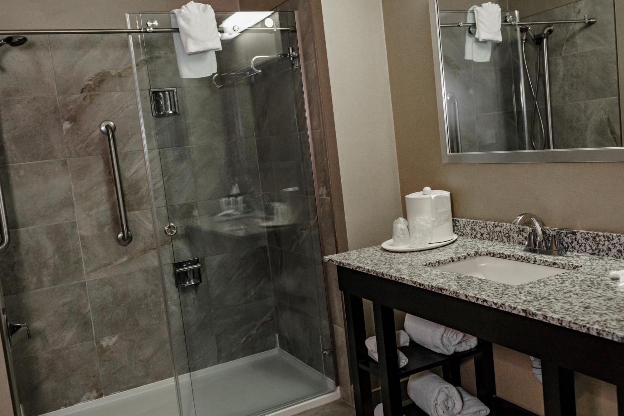 Radisson Hotel Edmonton Airport Ледюк Екстериор снимка