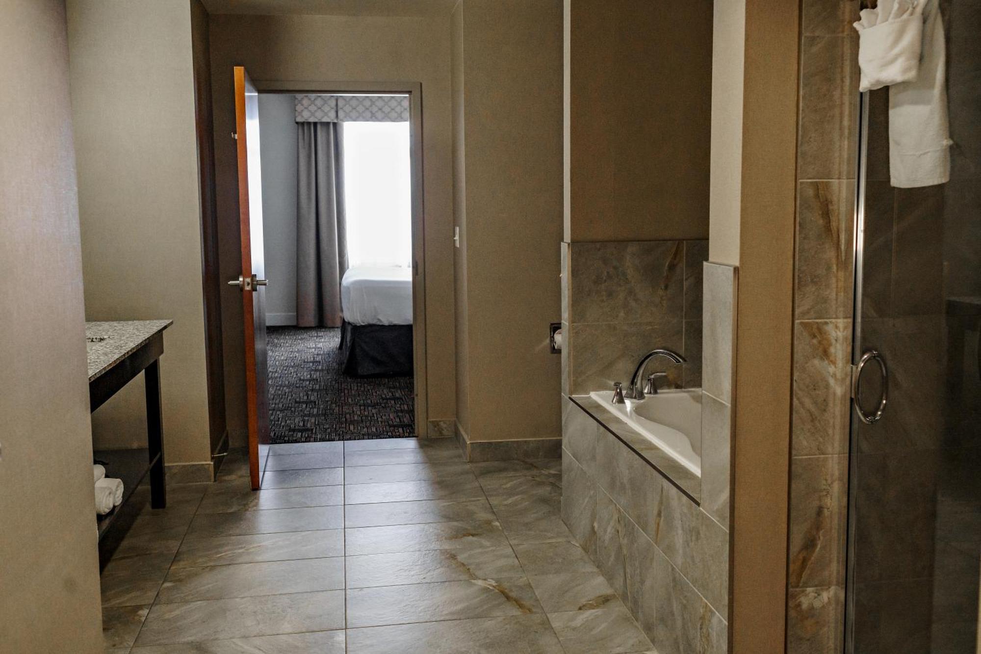Radisson Hotel Edmonton Airport Ледюк Екстериор снимка