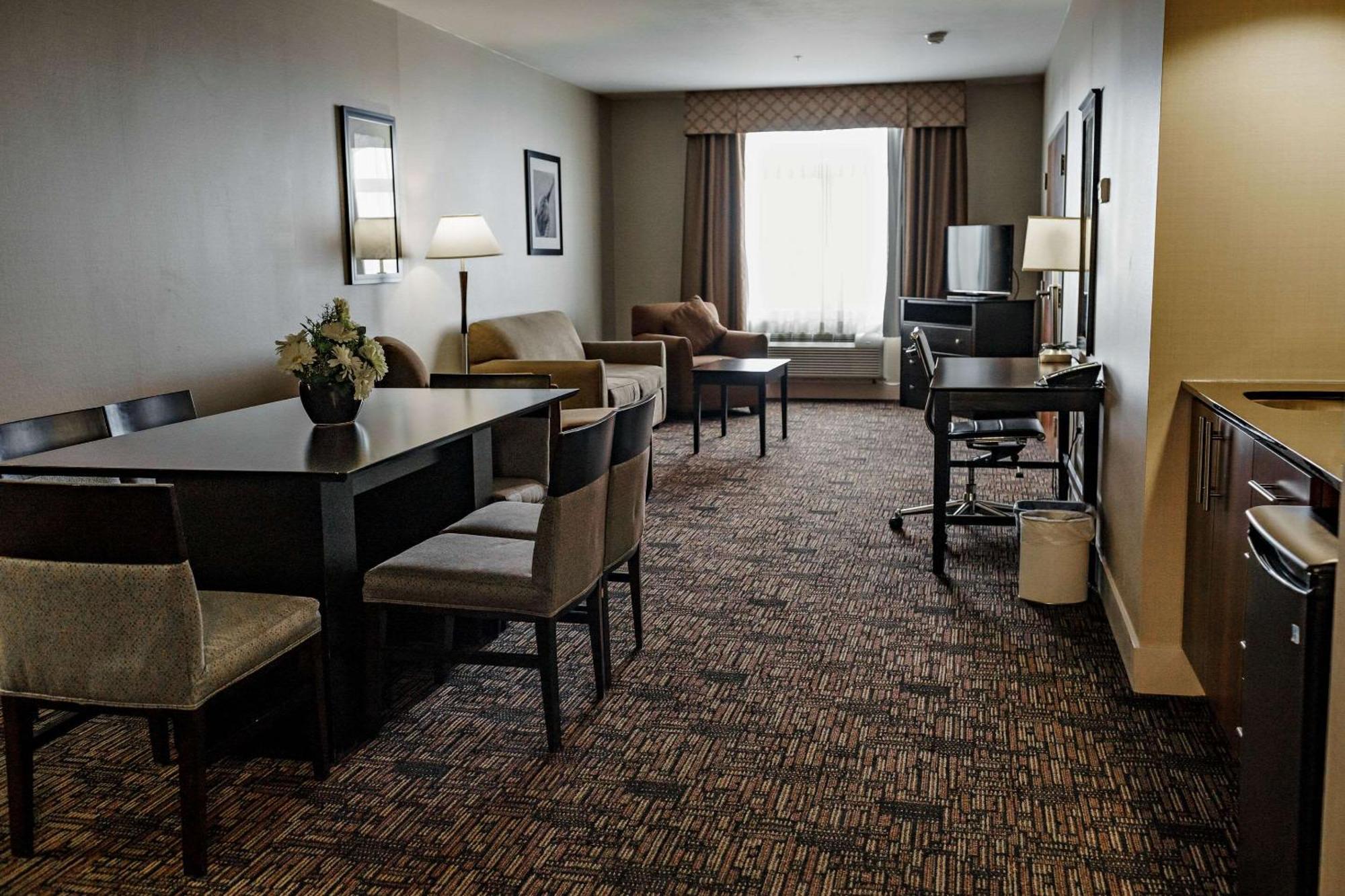 Radisson Hotel Edmonton Airport Ледюк Екстериор снимка